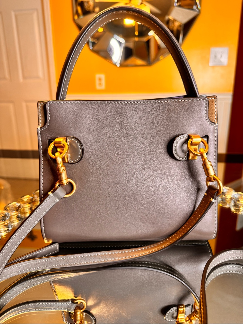 Tory Burch Mini Lee Radziwill Double Shoulder Bag In Clam Shell. - Picture 5 of 17